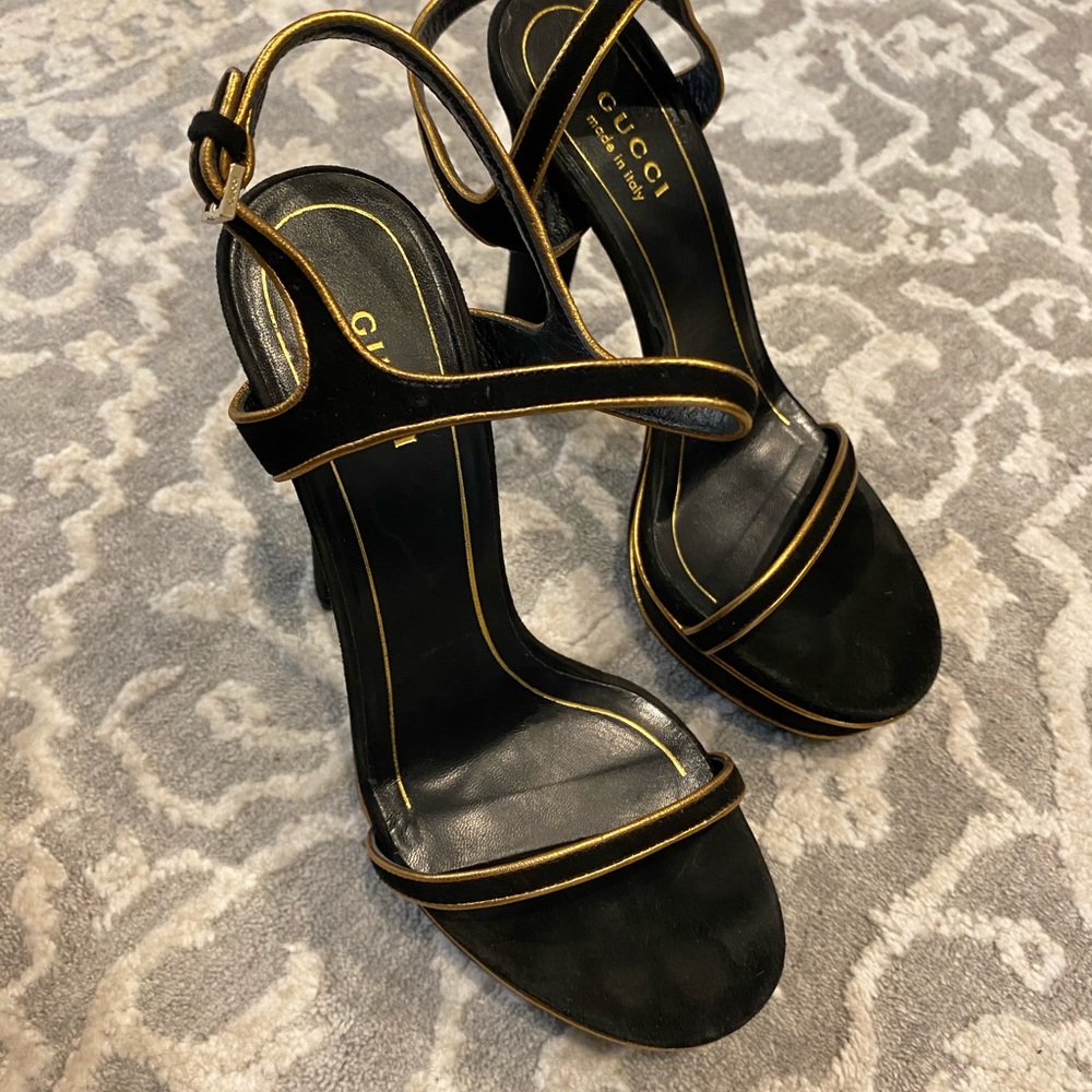 Gucci Black Platform Sandals with Gold Trim - Picture 3 of 13